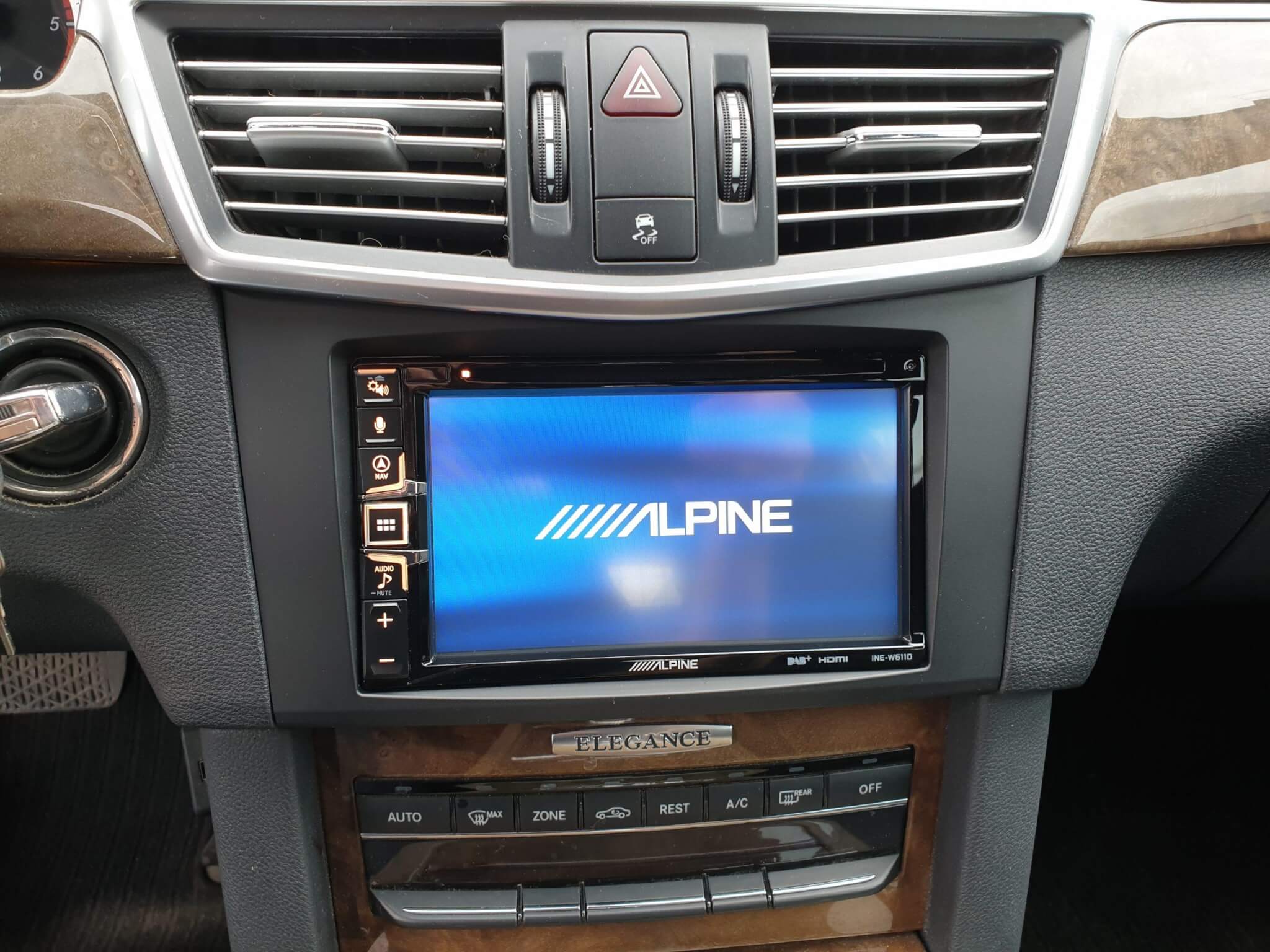 Mercedes E-Klasse W212: Alpine Navigationssystem