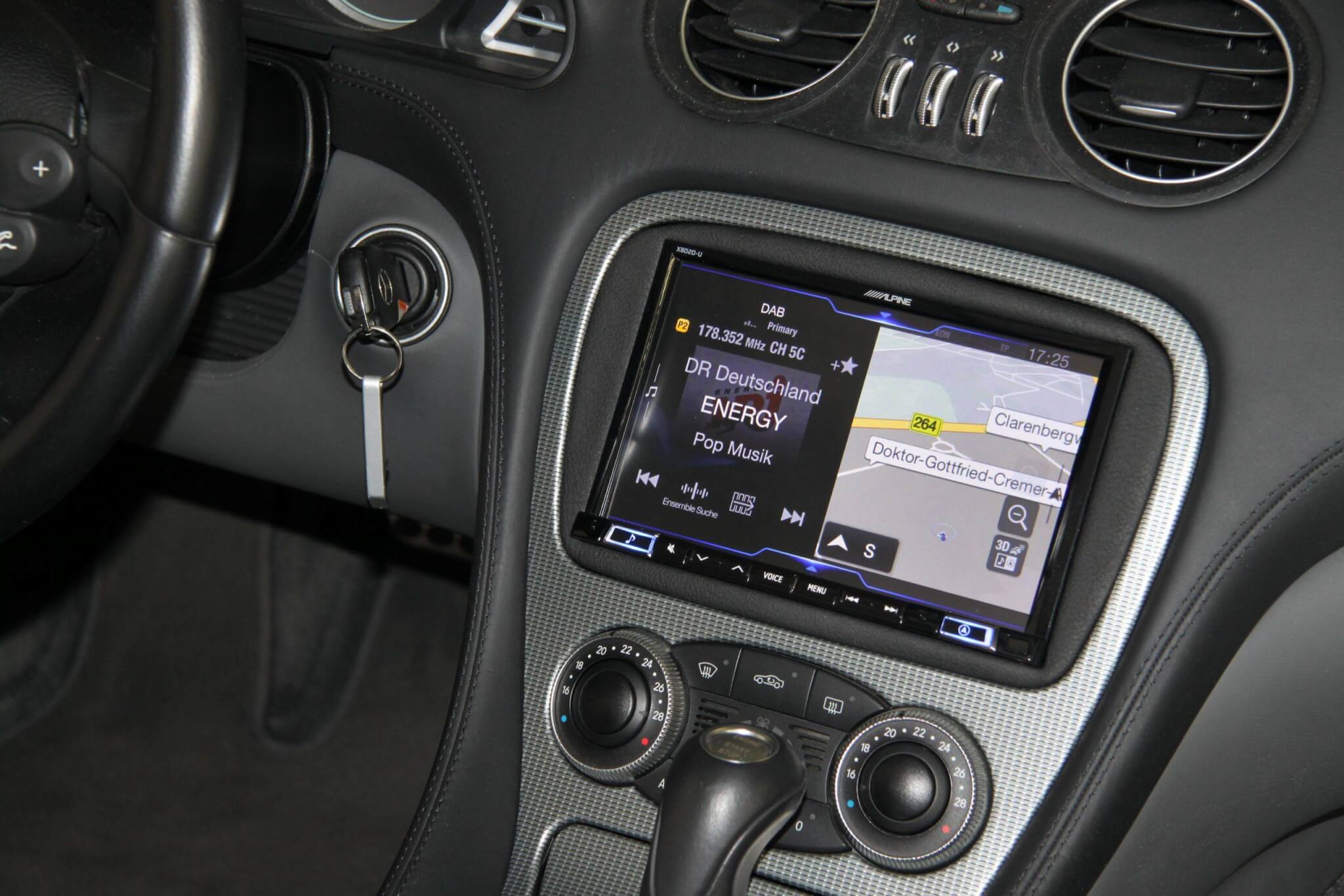 Mercedes SL R230: Multimedia-Navigationssystem