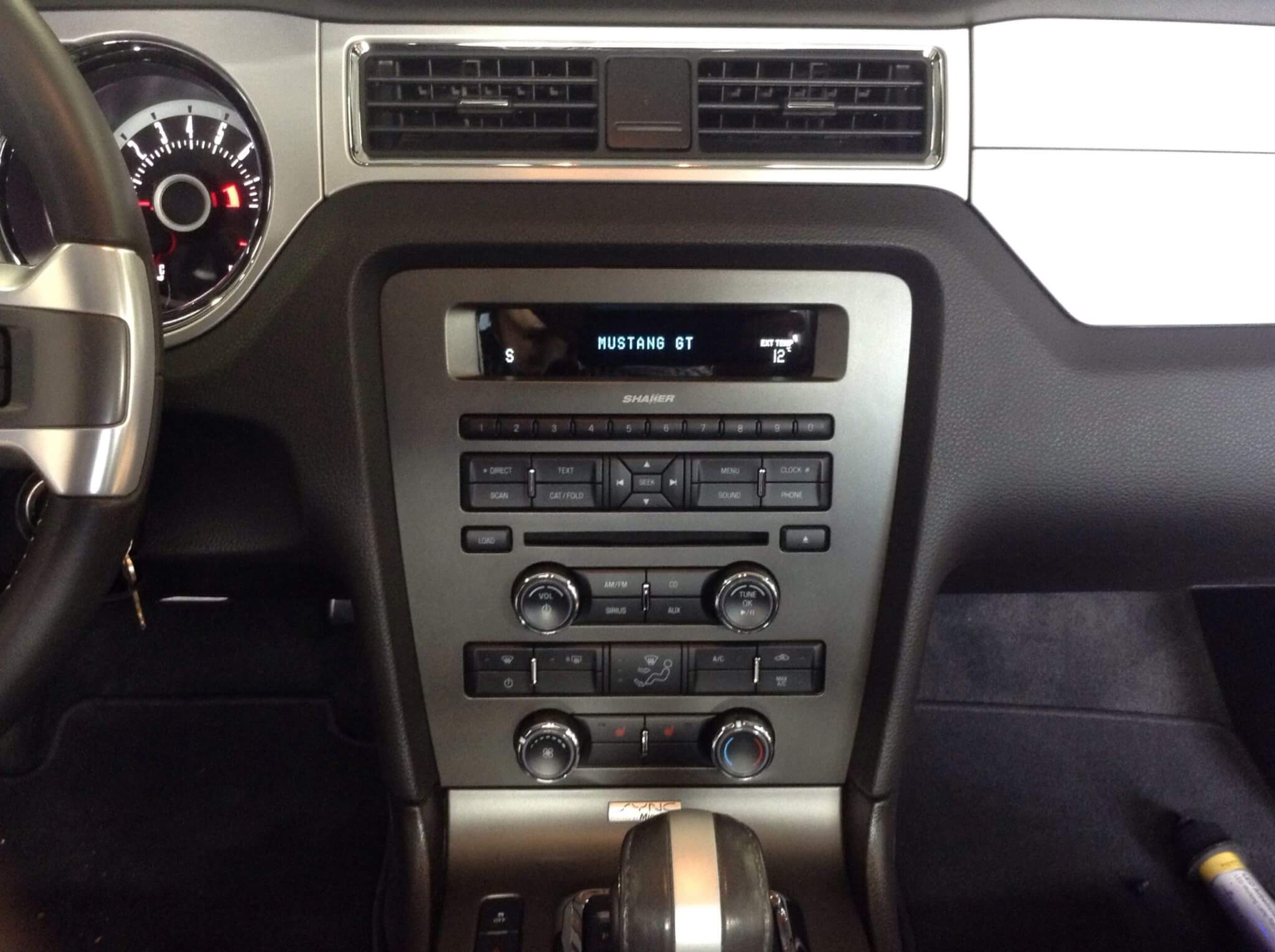 Mustang GT: Originalzustand Radio